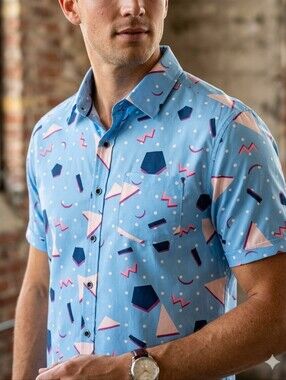 VSTR Blue Geometric Short Sleeve Button Up Shirt Size L